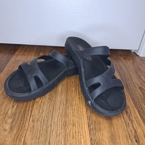 Reel Legends Black Slip-On Comfort Sandals Size 9 - Picture 1 of 7